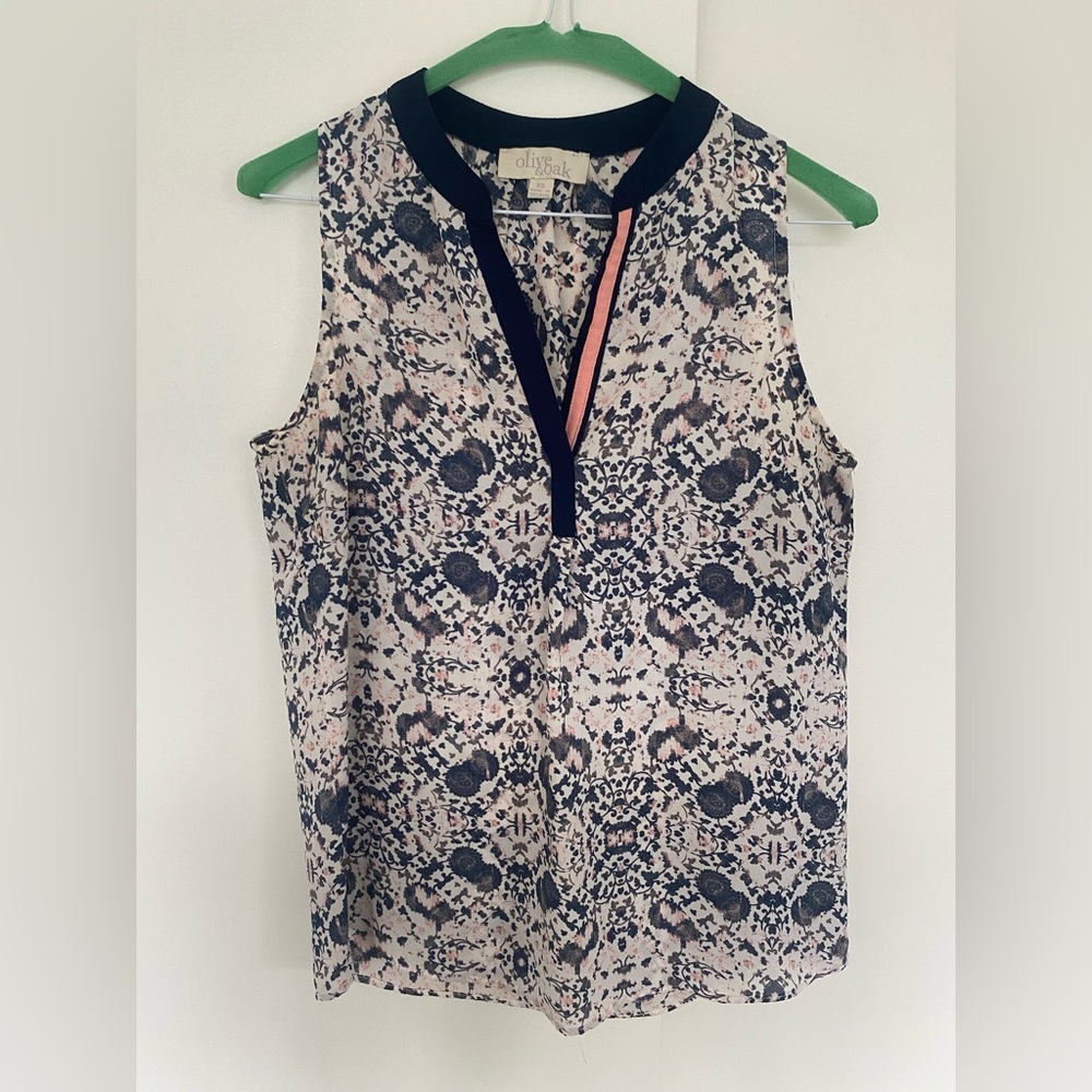 Olive and Oak Women's Sleeveless Blouse - Pink and Blue